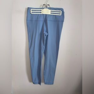 Yoga Leggings - 3/4 Periwinkle by Yogalicious